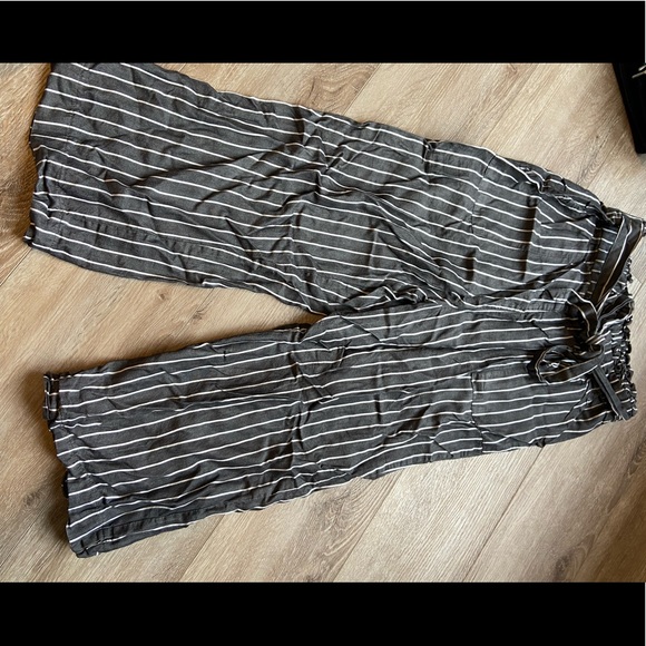 Ladies paper bag dress capris - Picture 1 of 4